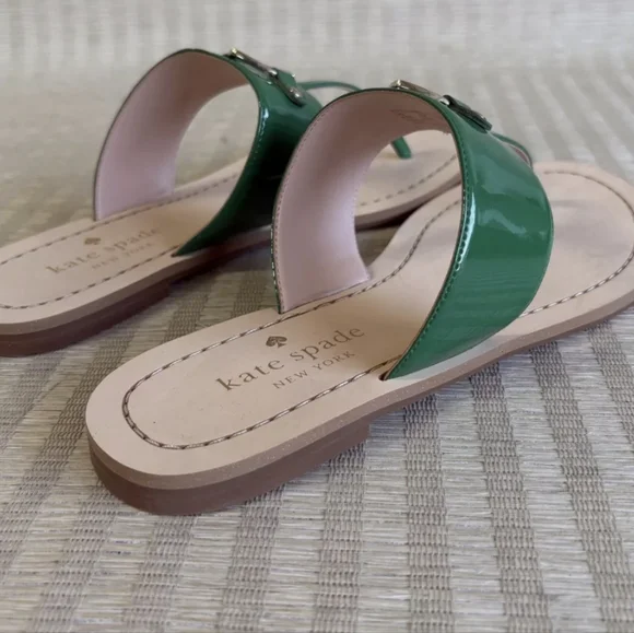Kate Spade Cassia Thong Patent Leather Sandals NWOT - Picture 3 of 4